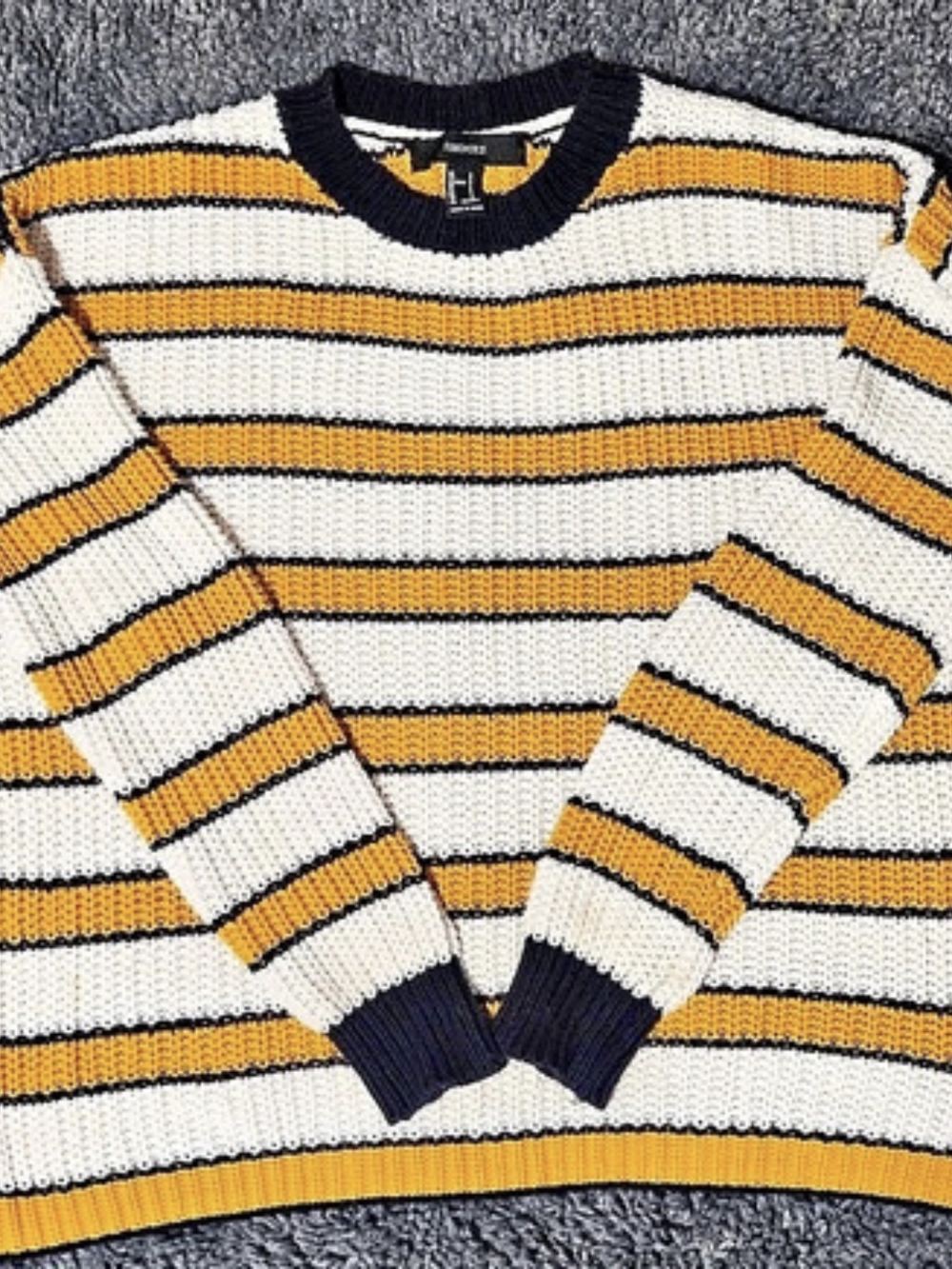 Forever 21 Striped Crewneck Sweater in Yellow & White Size Medium